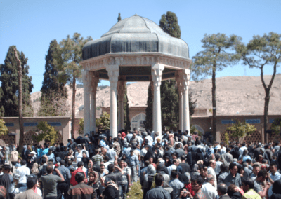 با آرزوی تندرستی و کامیابی برای یکایک دوستان و عزیزان در ایران و دیگر نقاط گیتی فرارسیدن نوروز ۱۳۹۹ را تبریک گفته و امید است که شادمانی از کمین بدر آید و گل از غنچه برون