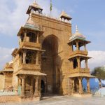Making and Unmaking Community: Urban Life in Persianate Rajasthan